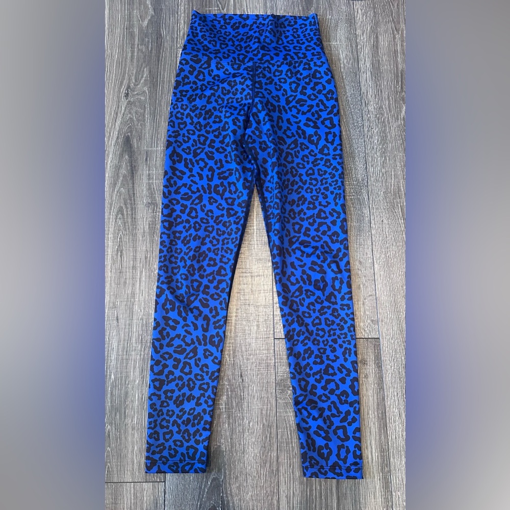 Beach Riot Sport Piper Blue Leopard leggings small